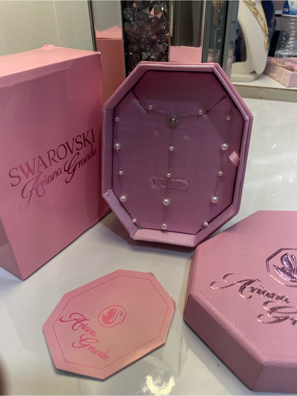Ariana Grande Pink Pearl Drop Necklace with Heart Charm